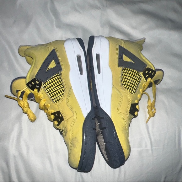 Jordan 4 Lightning size 5.5y no box used no insoles - Picture 2 of 7